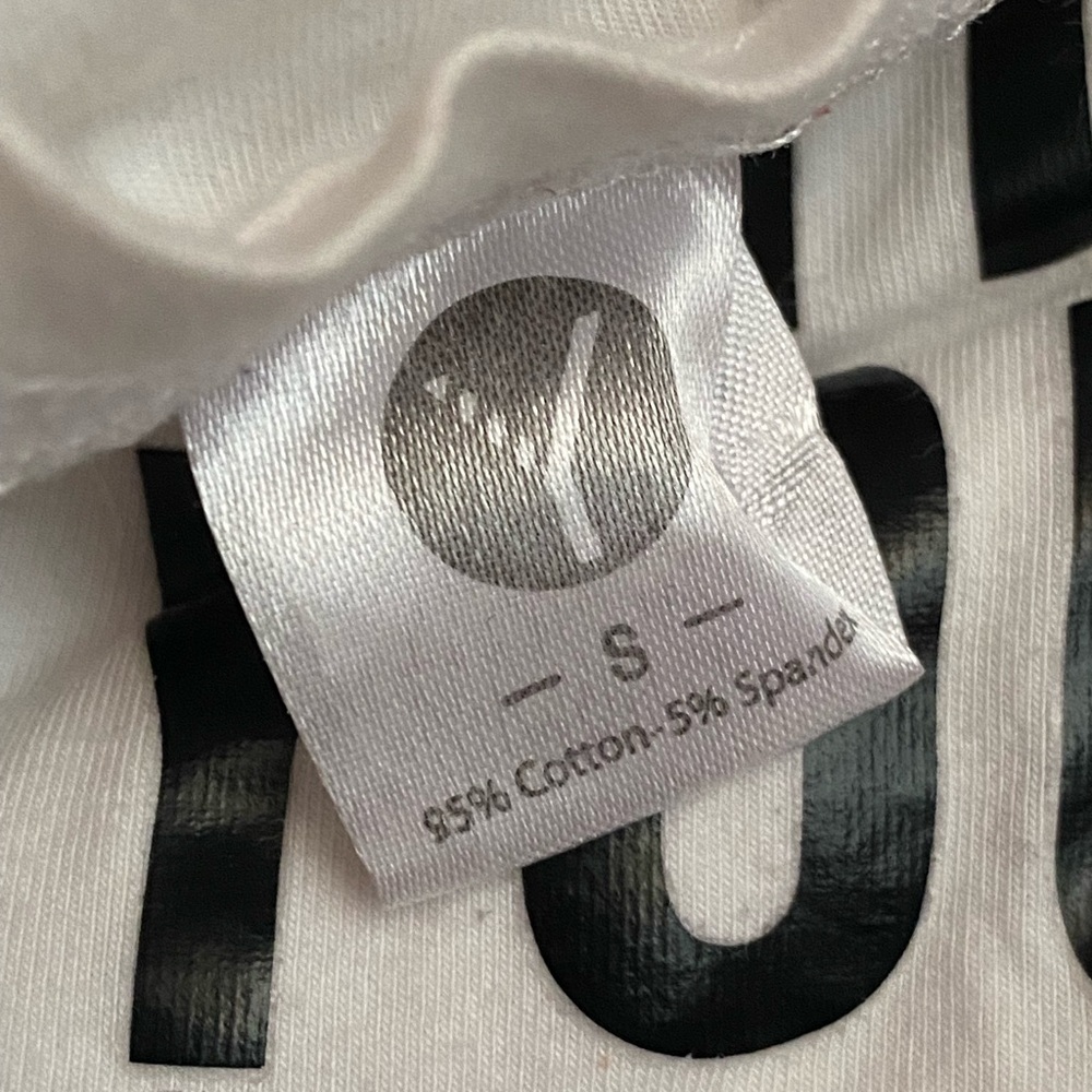 Graphic tee - Picture 2 of 2